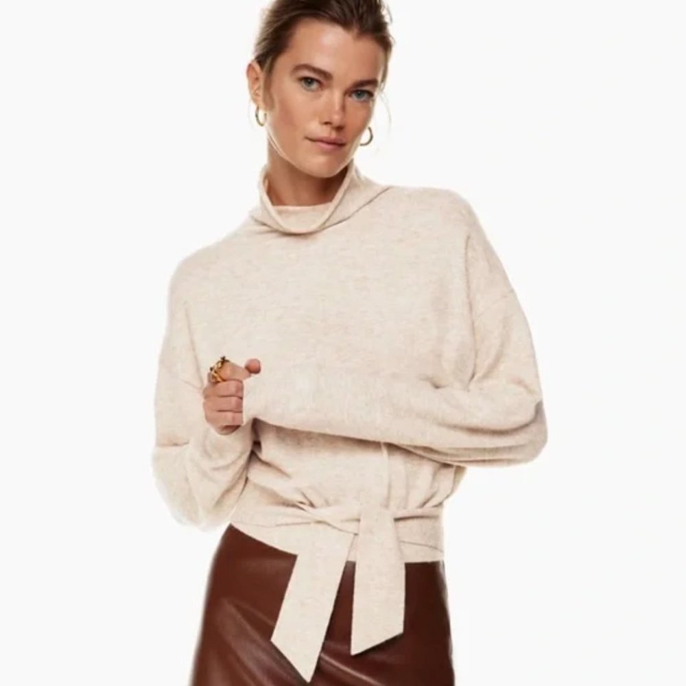 Aritzia Wilfred Lorin Sweater Turtleneck size small in cream